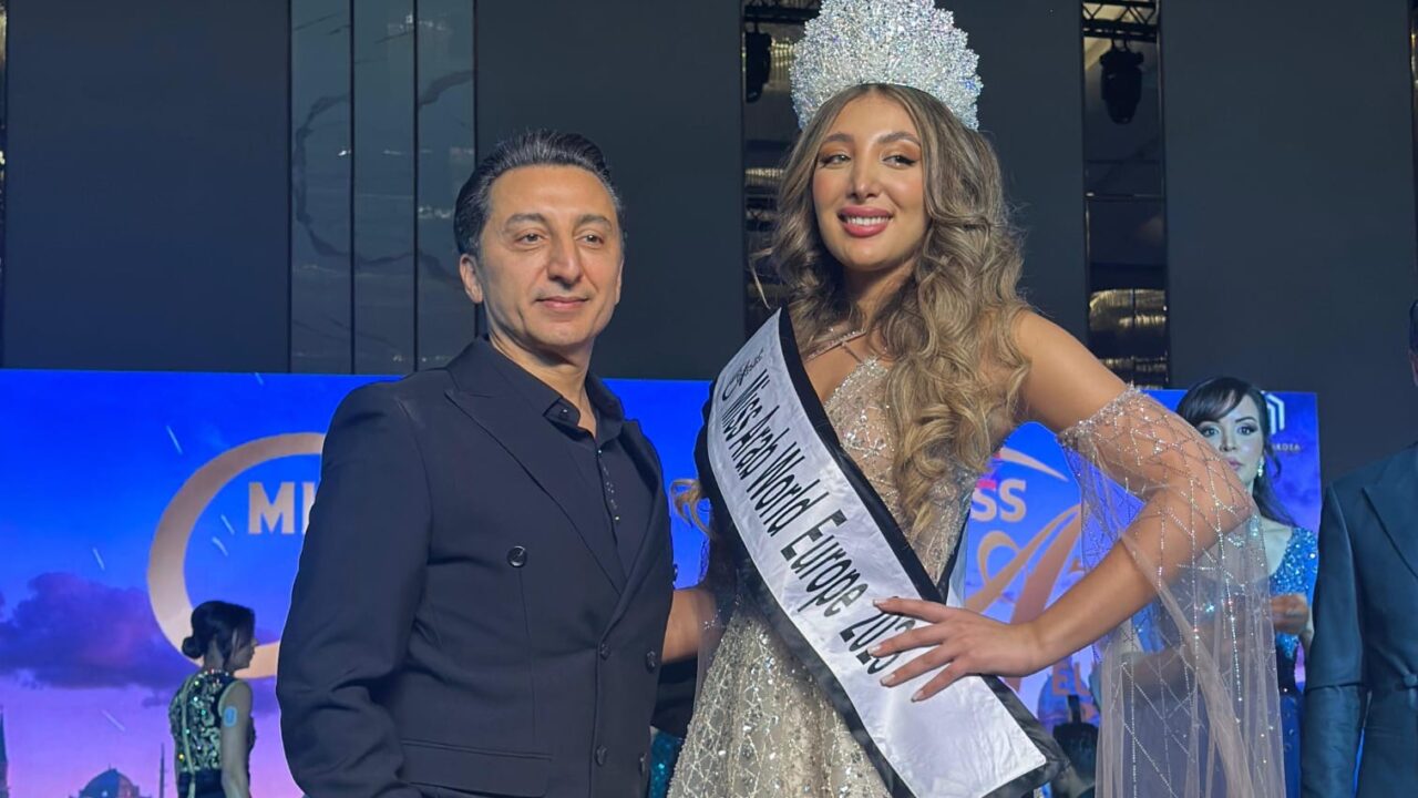 المصمم اللبناني العالمي ماهر غلاييني عضو لجنة تحكيم Miss arab  World europ والملكات يتألقن من تصاميمه.